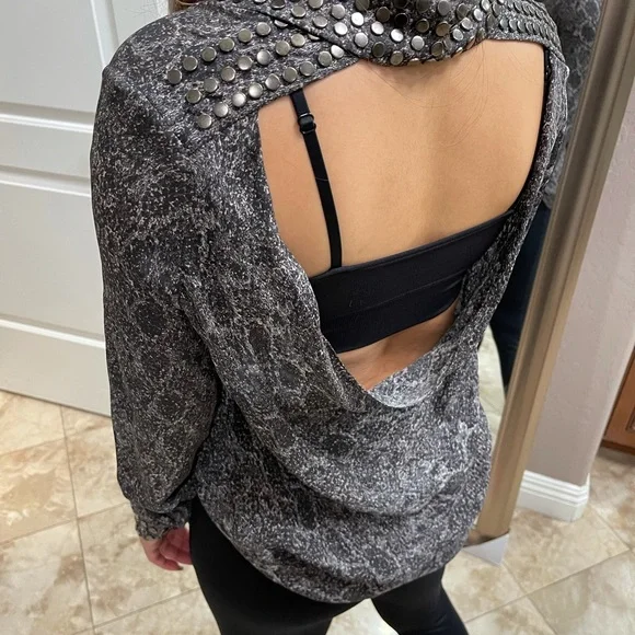 Haute Hippie Silk Button Down Open Back Long Sleeve Studded Blouse Brown Blk XS - Picture 6 of 13